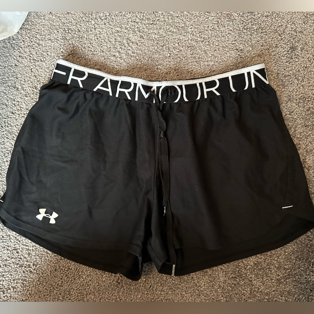 Medium Under Armour Good Used Shorts